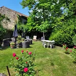 Holiday home Les Volets Bleus