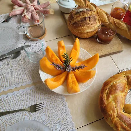 Les Volets Bleus * Pointis-Inard