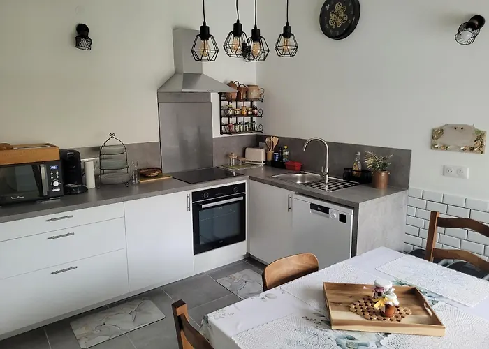 Les Volets Bleus בית נופש