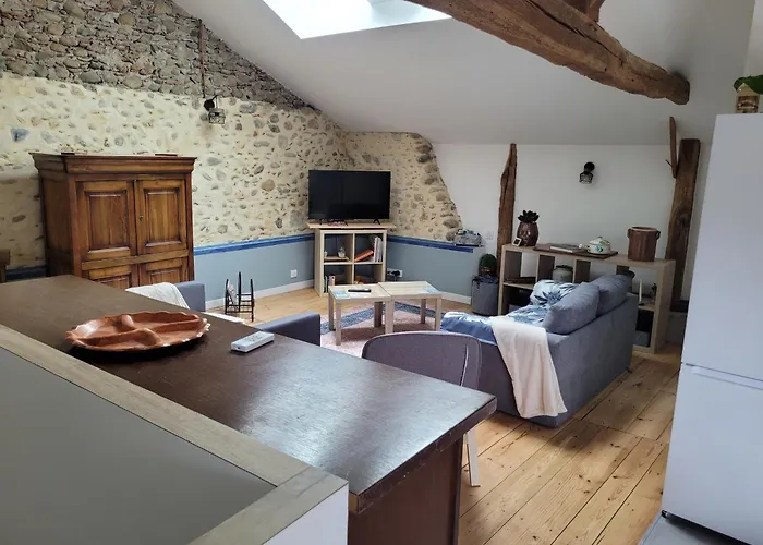 Les Volets Bleus * Pointis-Inard